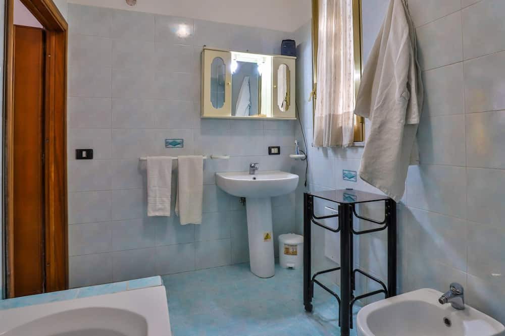 Photo of Bathroom in Piazza-Tralia-Pendolo