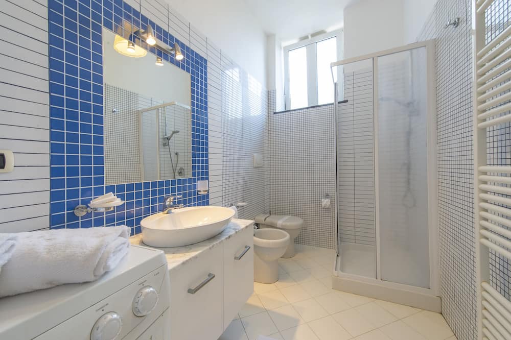 Photo of Bathroom in Furore