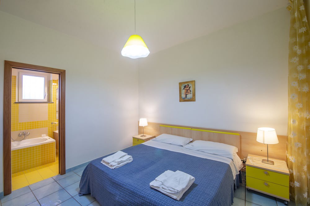 Photo of Bedroom in Furore