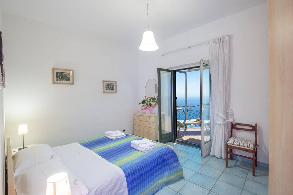 Photo of Bedroom in Furore