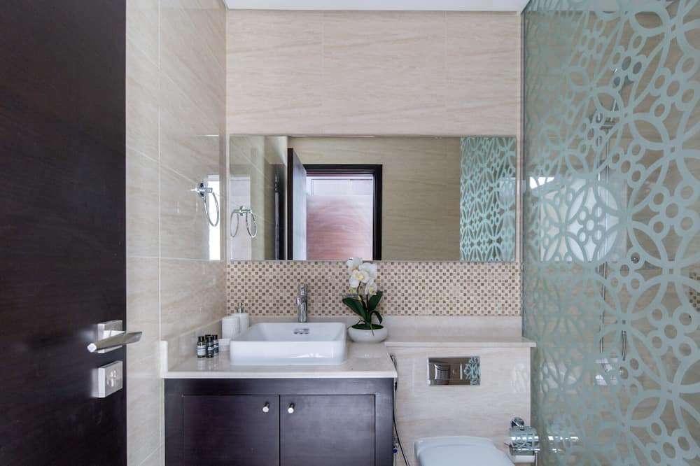 Photo of Bathroom in Trade Centre 1