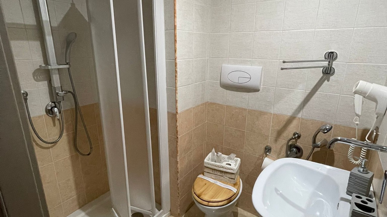 Photo of Bathroom in Gallico Marina