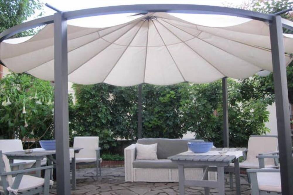 Photo of Patio Balcony in Meta