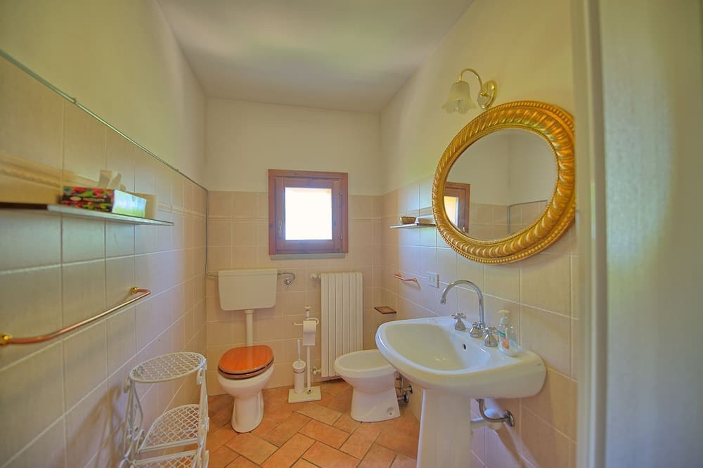 Photo of Bathroom in Magliano