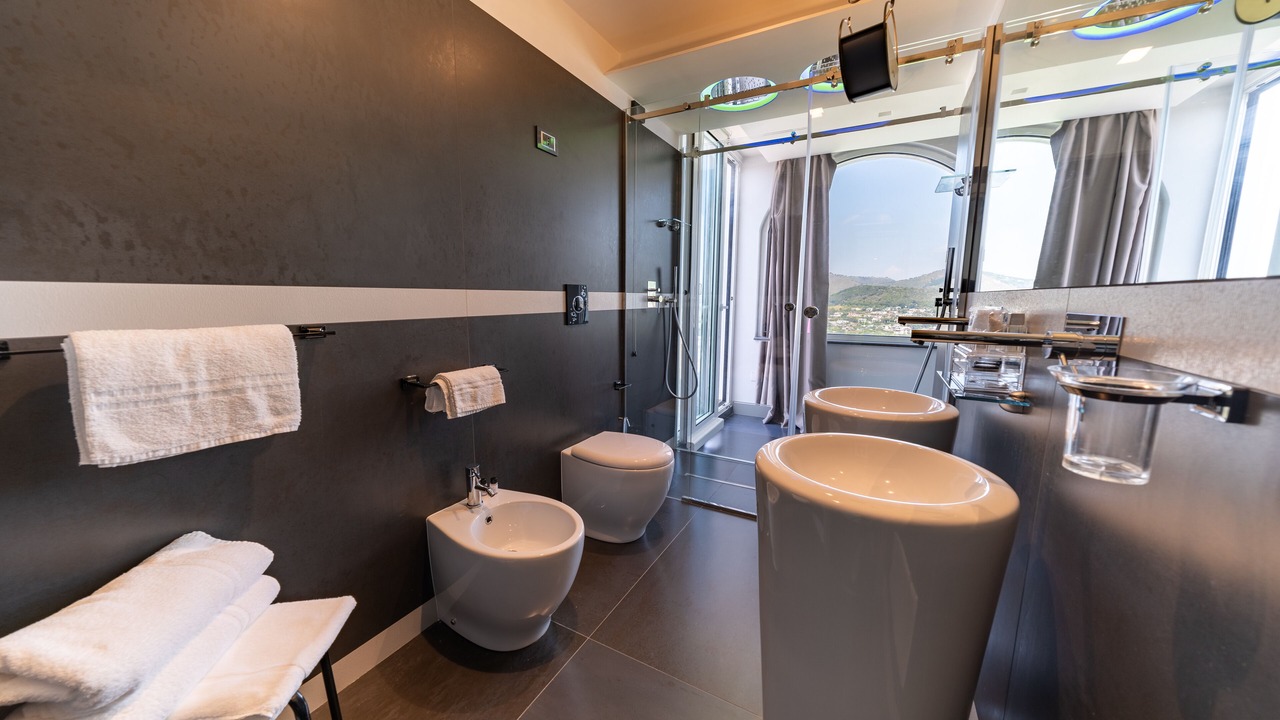 Photo of Bathroom in Baia