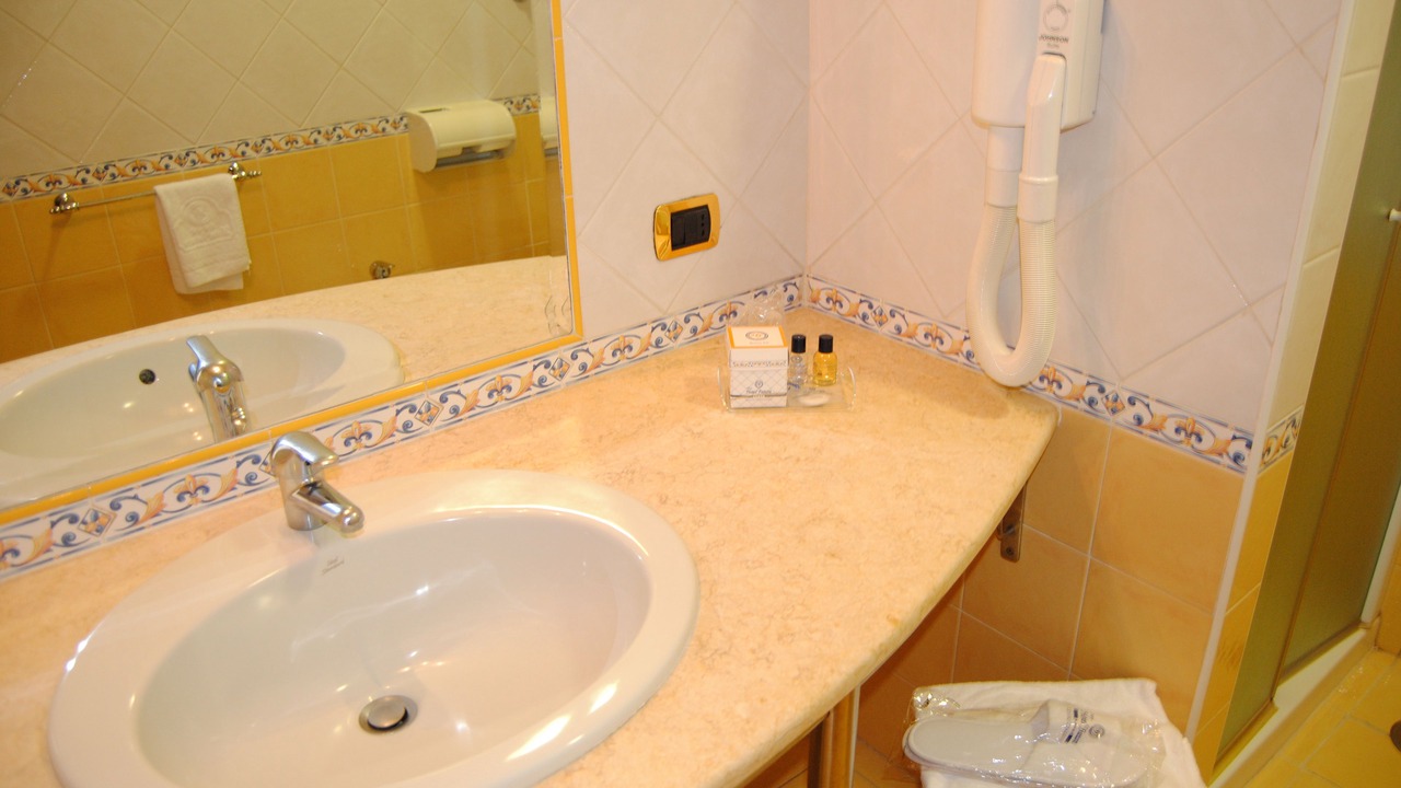 Photo of Bathroom in Casoria