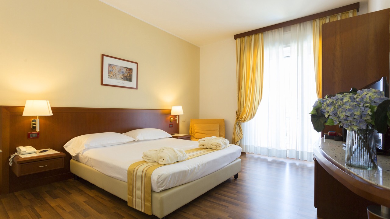 Photo of Bedroom in Roges
