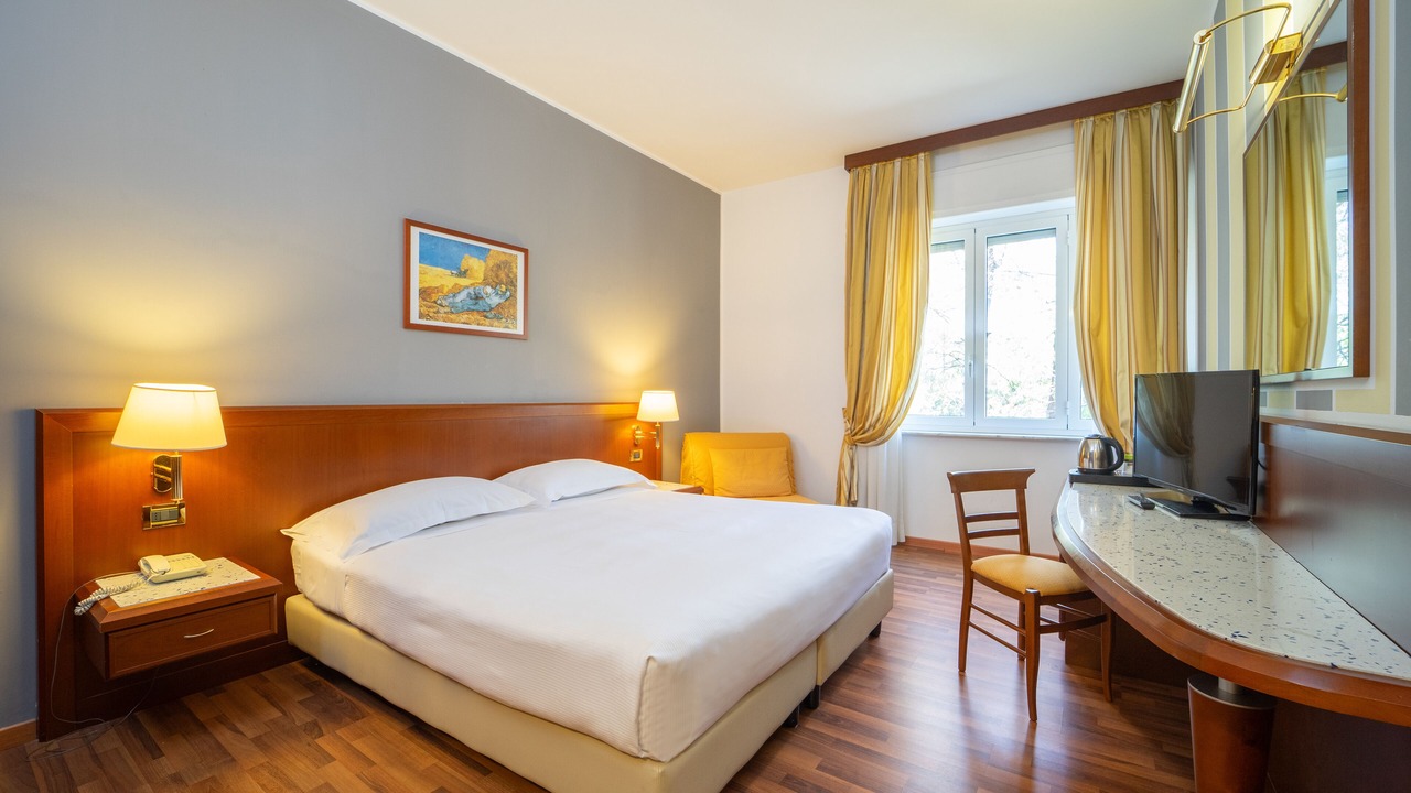 Photo of Bedroom in Roges