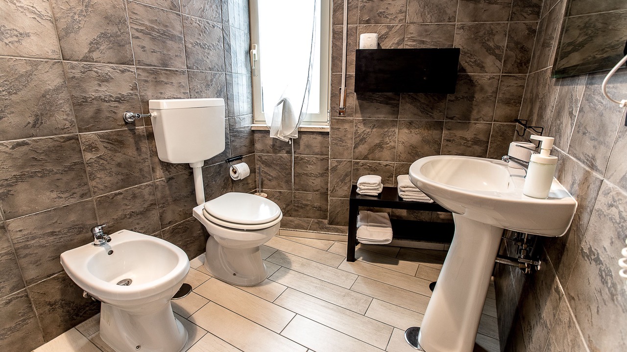 Photo of Bathroom in Naples City Centre