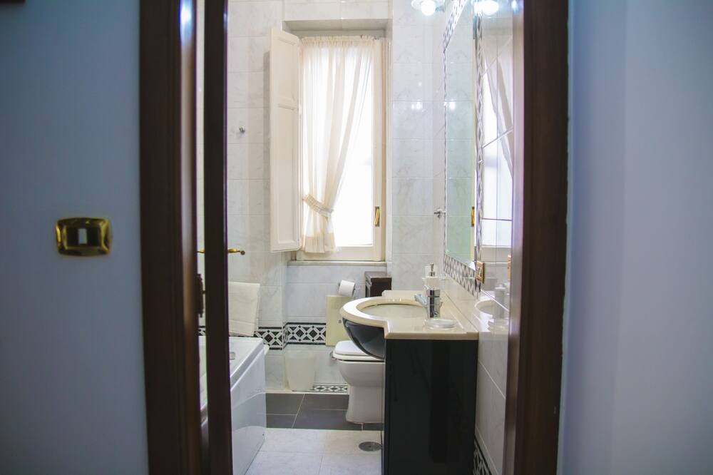 Photo of Bathroom in Arenella