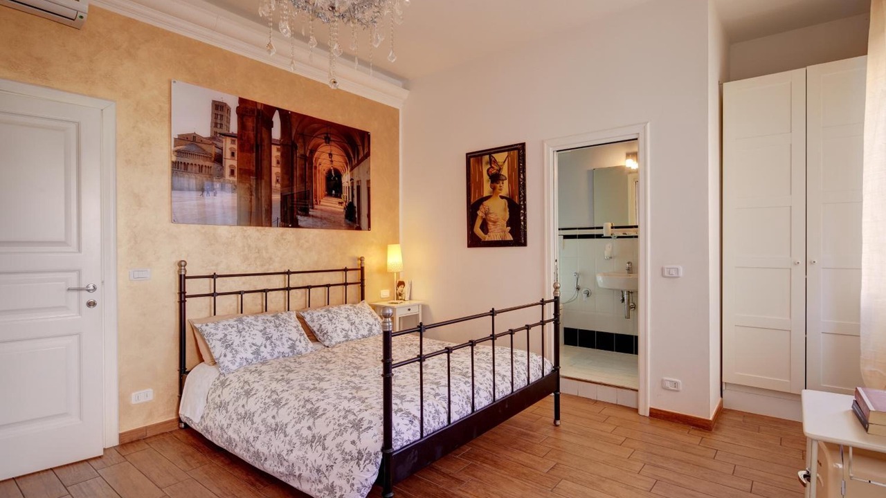 Photo of Bedroom in Arezzo