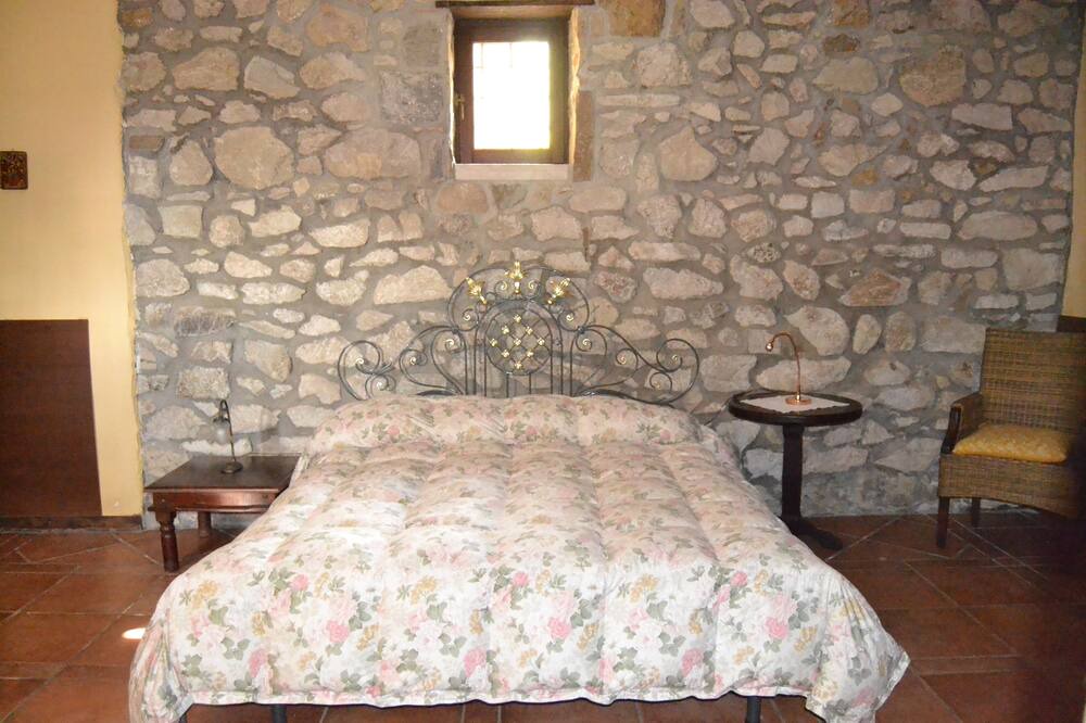 Photo of Bedroom in Castel Campagnano