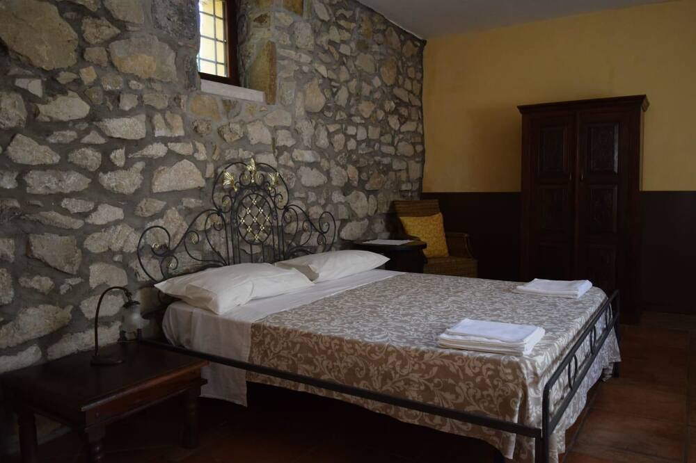 Photo of Bedroom in Castel Campagnano