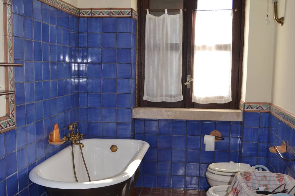 Photo of Bathroom in Castel Campagnano
