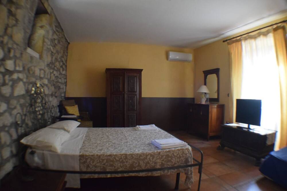 Photo of Bedroom in Castel Campagnano