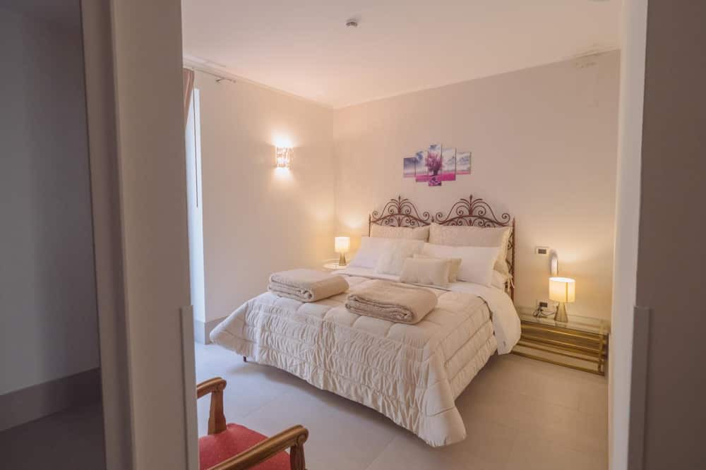Photo of Bedroom in Nola