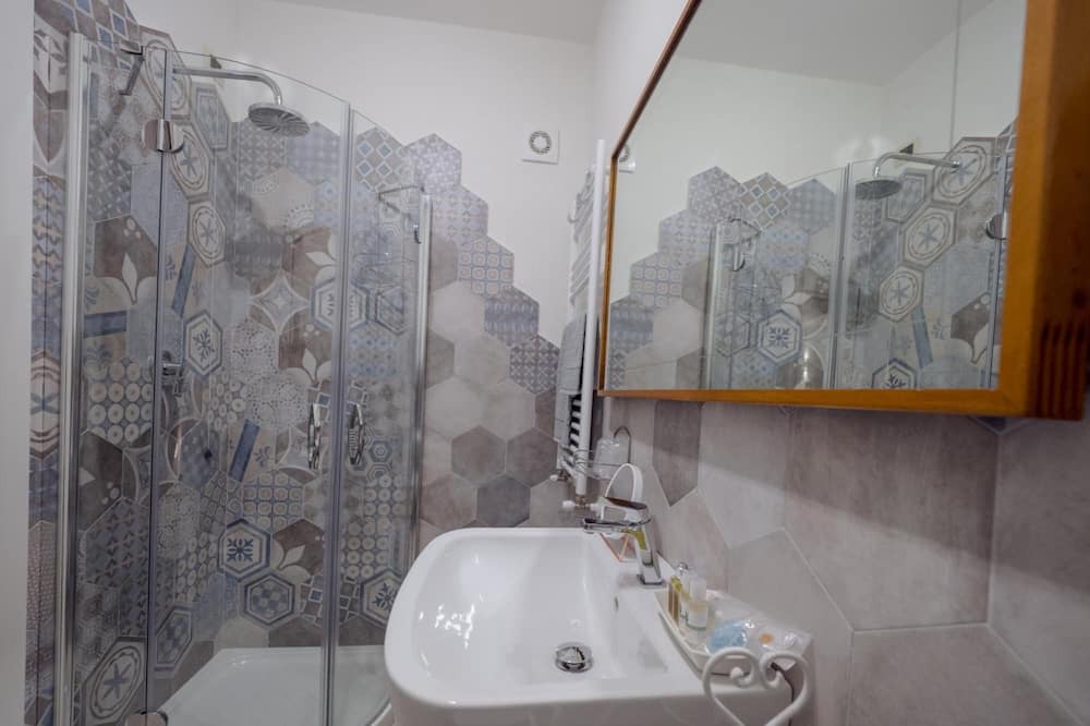 Photo of Bathroom in Nola