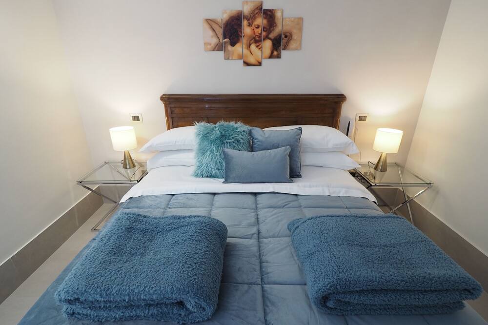 Photo of Bedroom in Nola