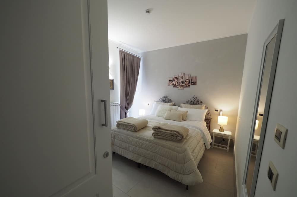 Photo of Bedroom in Nola