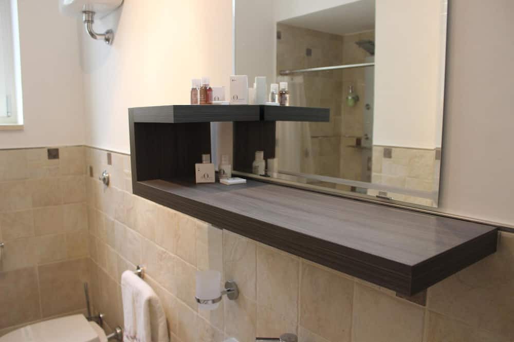 Photo of Bathroom in Paupisi