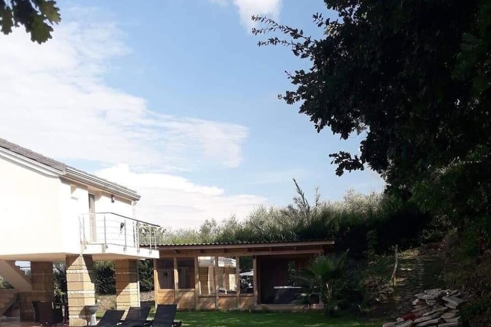 Photo of Outdoor in Paupisi
