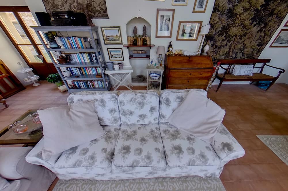 Photo of Livingroom in Badia Agnano