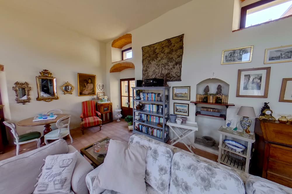 Photo of Livingroom in Badia Agnano