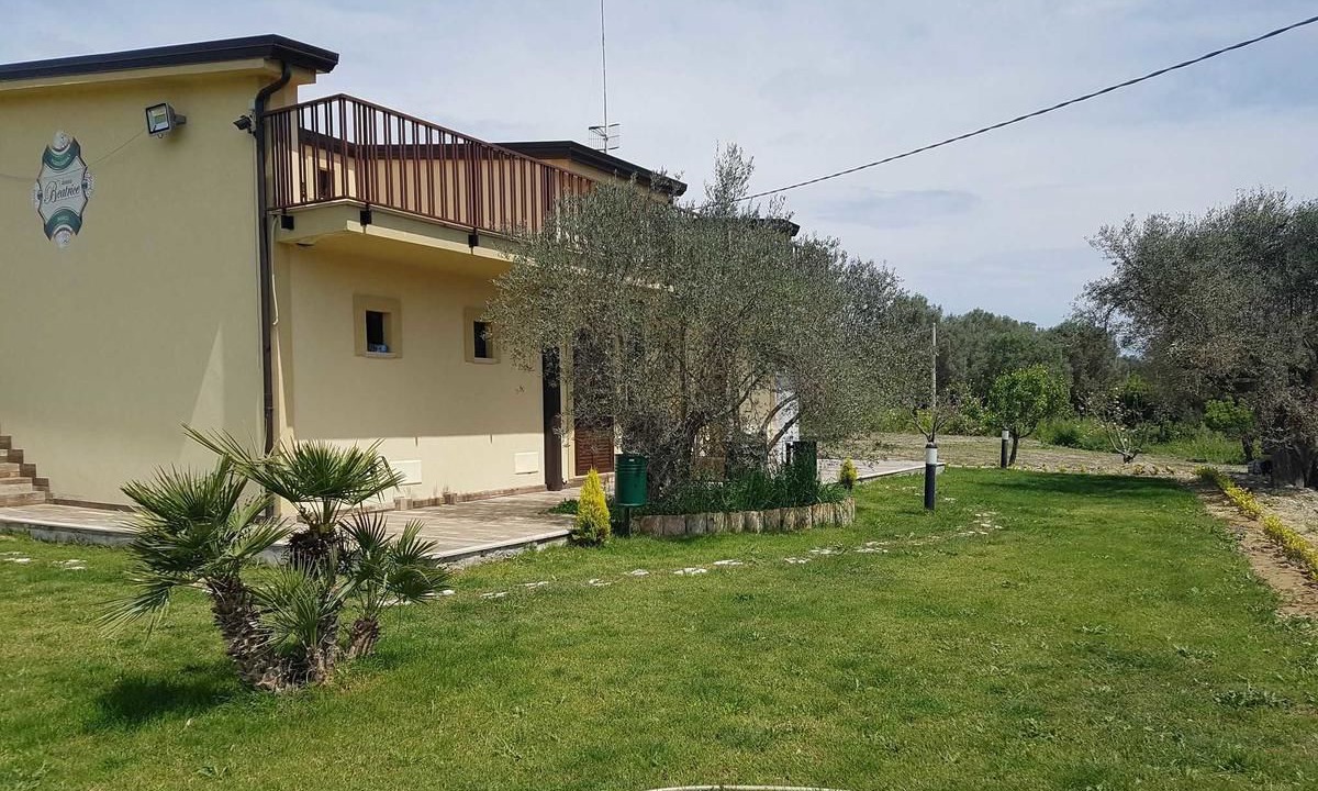 Photo of Outdoor in Bianco
