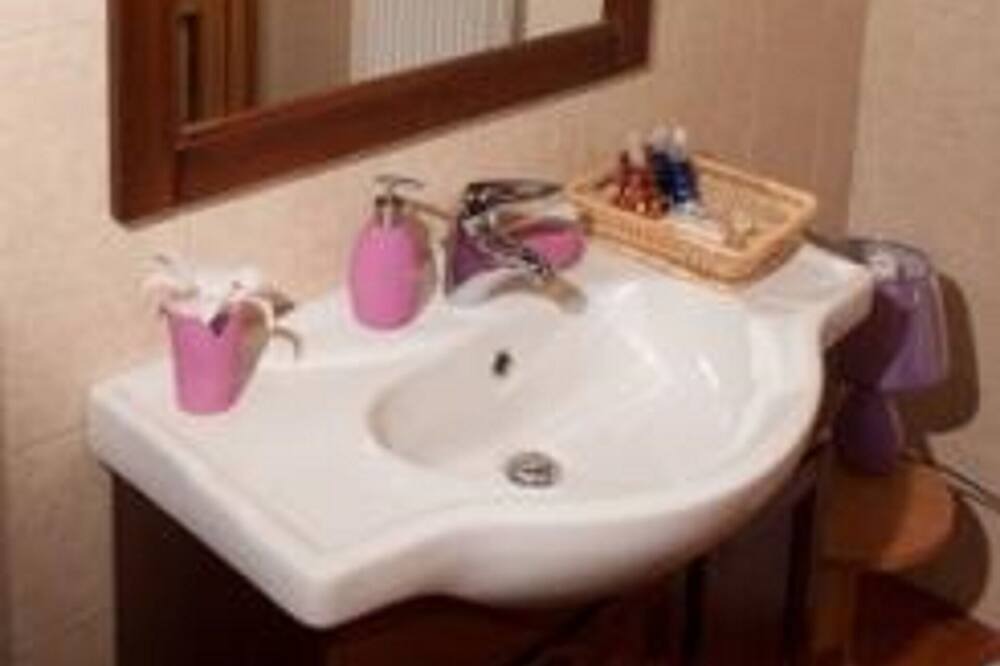 Photo of Bathroom in Trecase