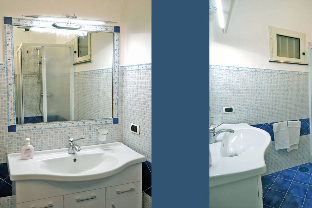 Photo of Bathroom in Castiglione