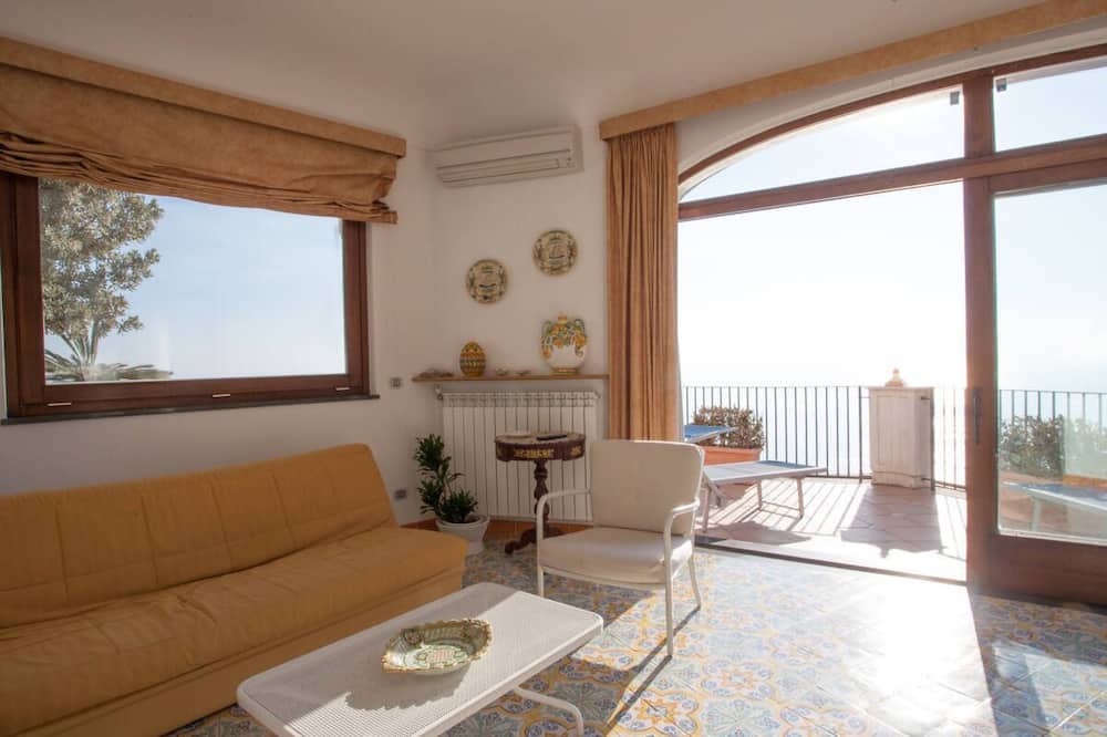 Photo of Livingroom in Furore