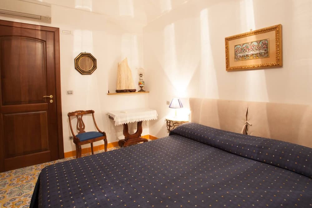 Photo of Bedroom in Furore