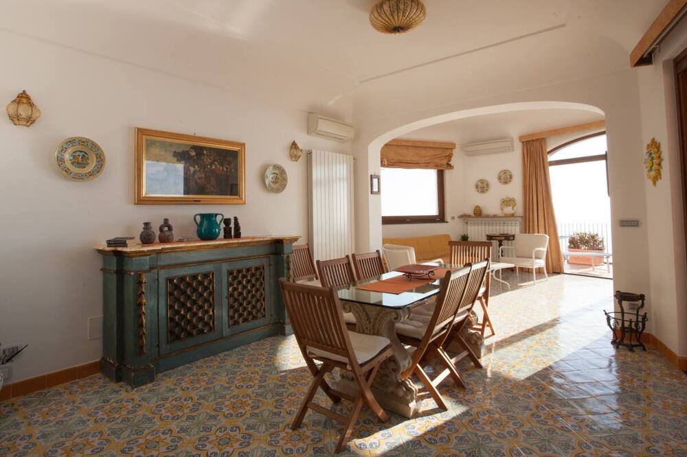 Photo of Livingroom in Furore