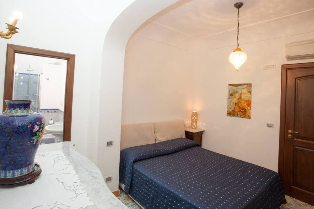 Photo of Bedroom in Furore