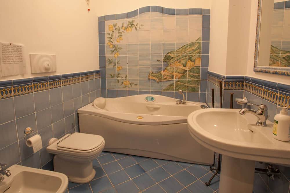 Photo of Bathroom in Furore