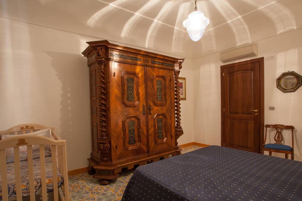 Photo of Bedroom in Furore