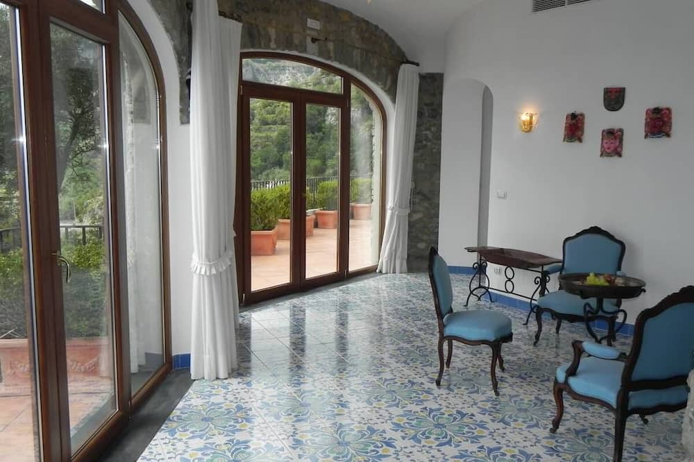 Photo of Livingroom in Furore