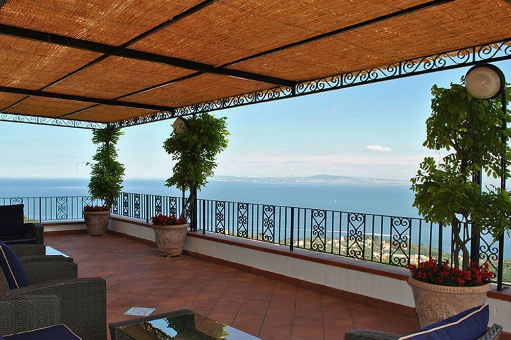 Photo of Patio Balcony in Priora