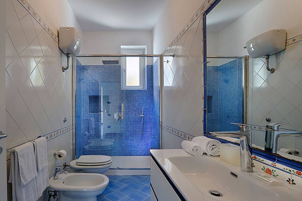 Photo of Bathroom in Priora