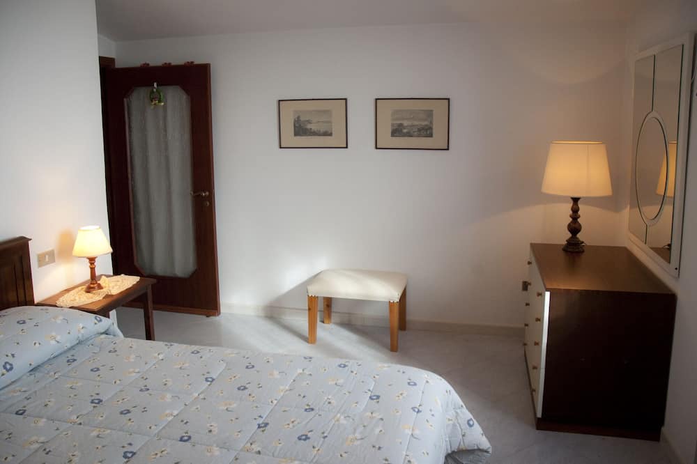 Photo of Bedroom in Arpaise