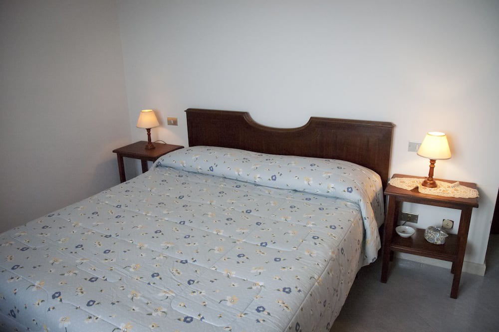 Photo of Bedroom in Arpaise