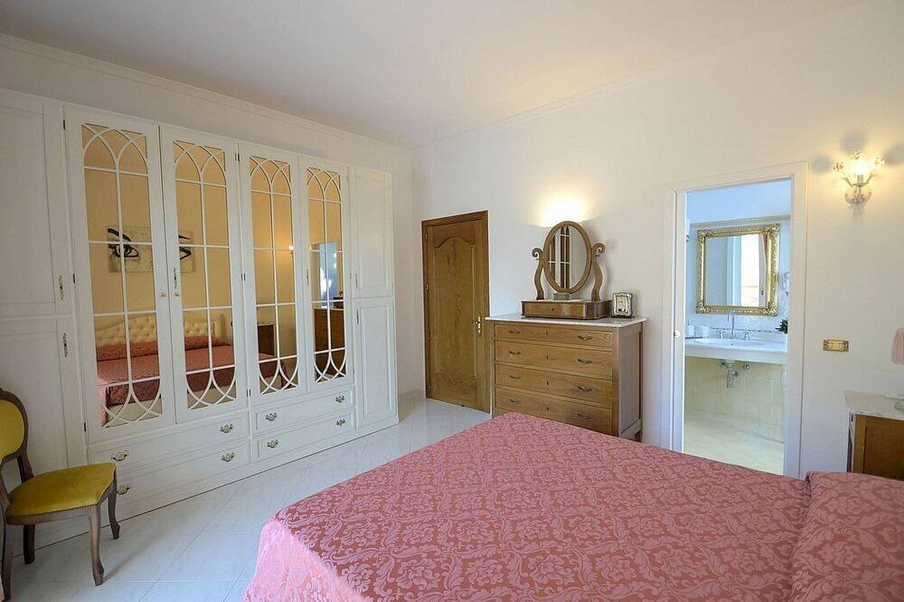 Photo of Bedroom in Montepertuso