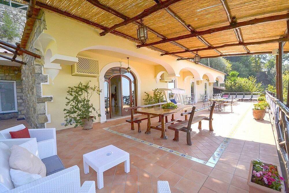Photo of Patio Balcony in Montepertuso