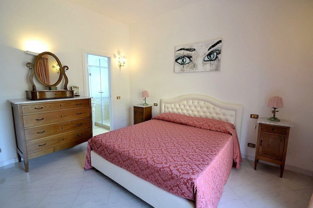 Photo of Bedroom in Montepertuso