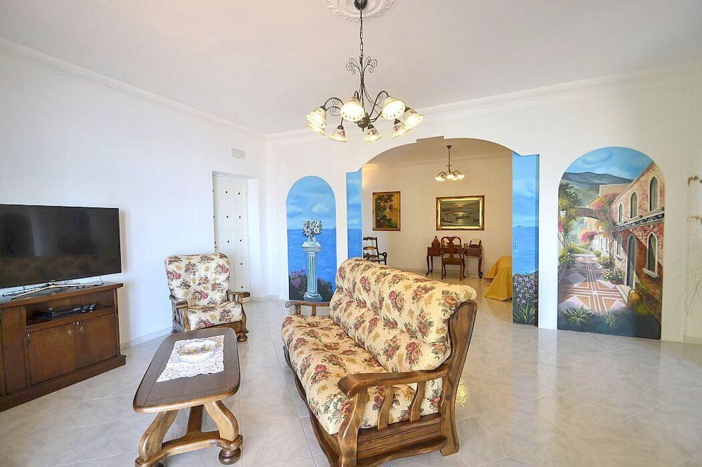 Photo of Livingroom in Montepertuso
