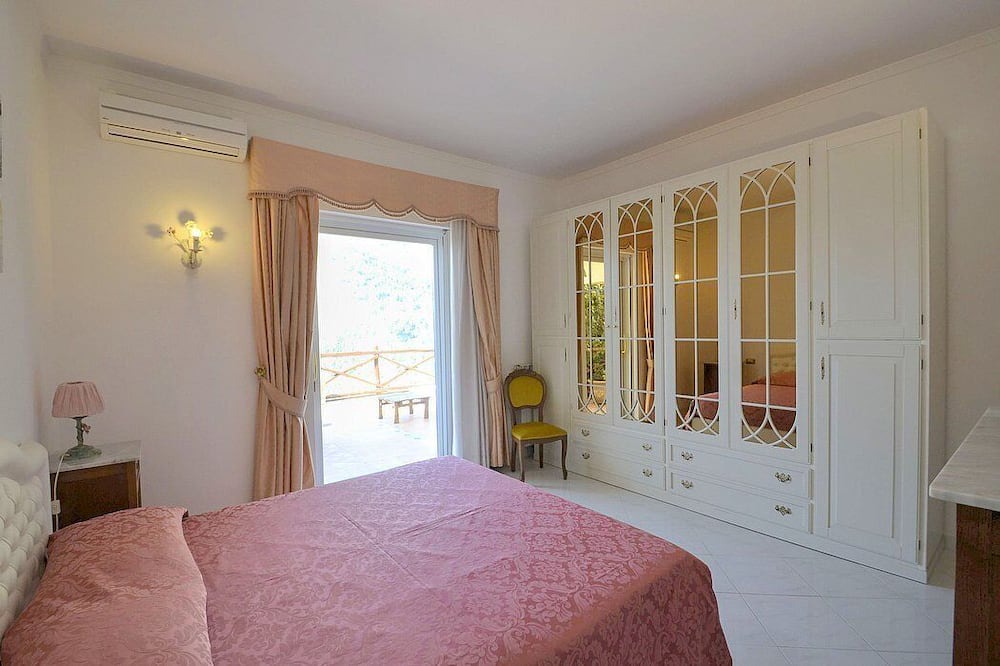 Photo of Bedroom in Montepertuso