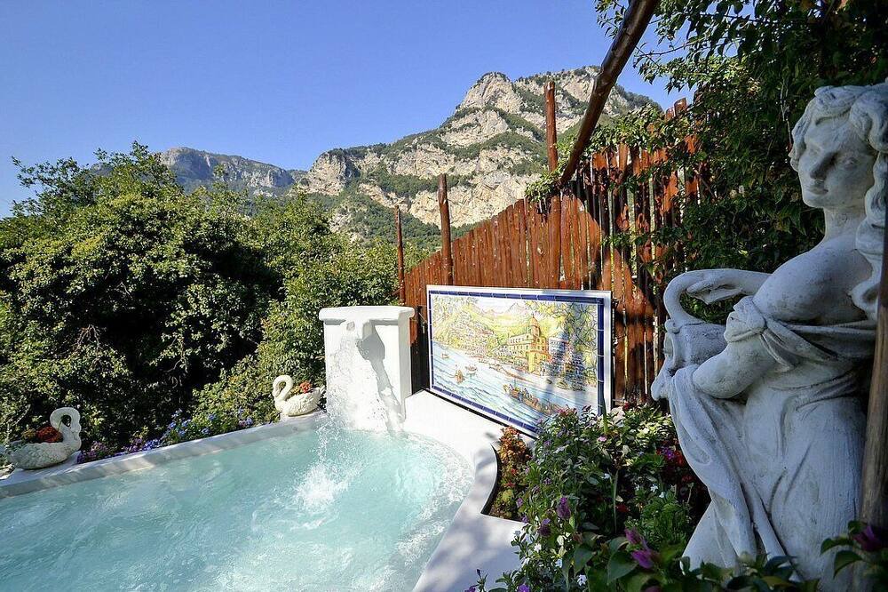 Photo of Outdoor in Montepertuso
