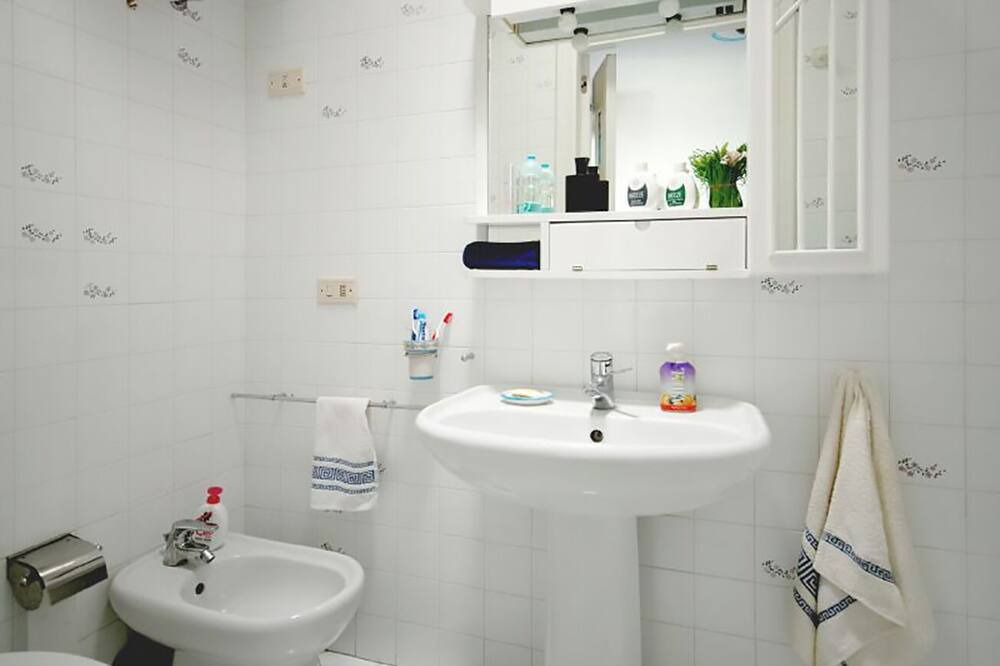 Photo of Bathroom in Termini