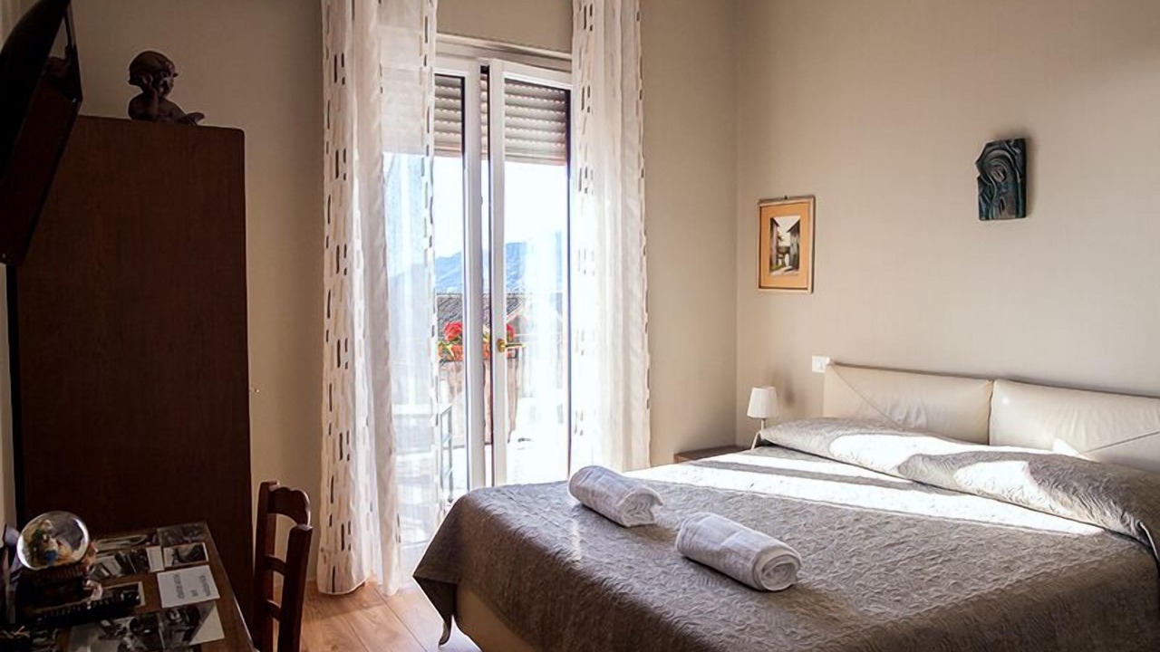 Photo of Bedroom in Historical Downtown Salerno