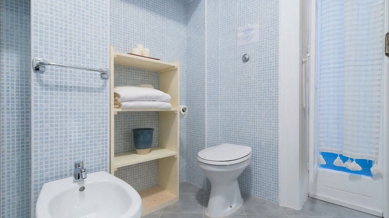 Photo of Bathroom in Quartieri Spagnoli